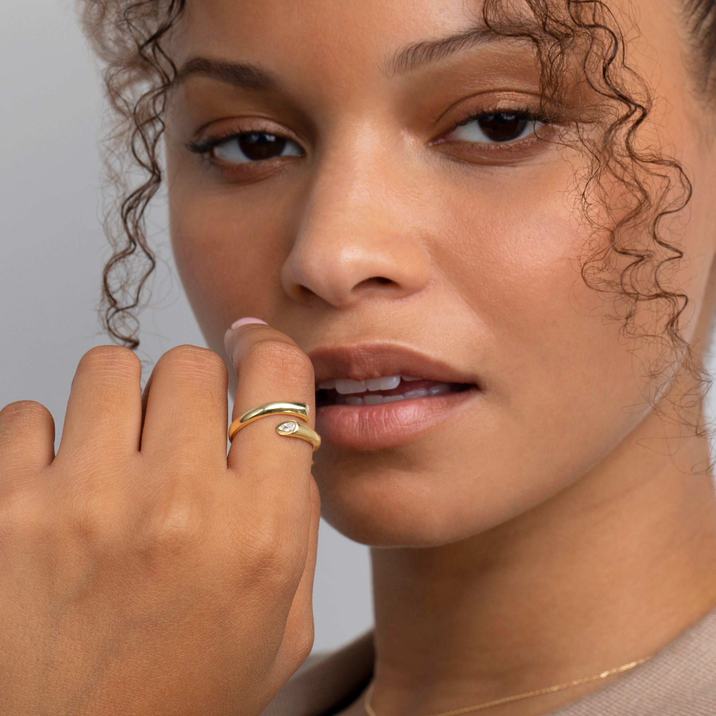 Hoop Earrings Gold, Small Hoop Earrings, Gold Thick Hoops, Small Huggie Hoop Earrings, 14K Gold, Jewelry for Women, Gifts for Her