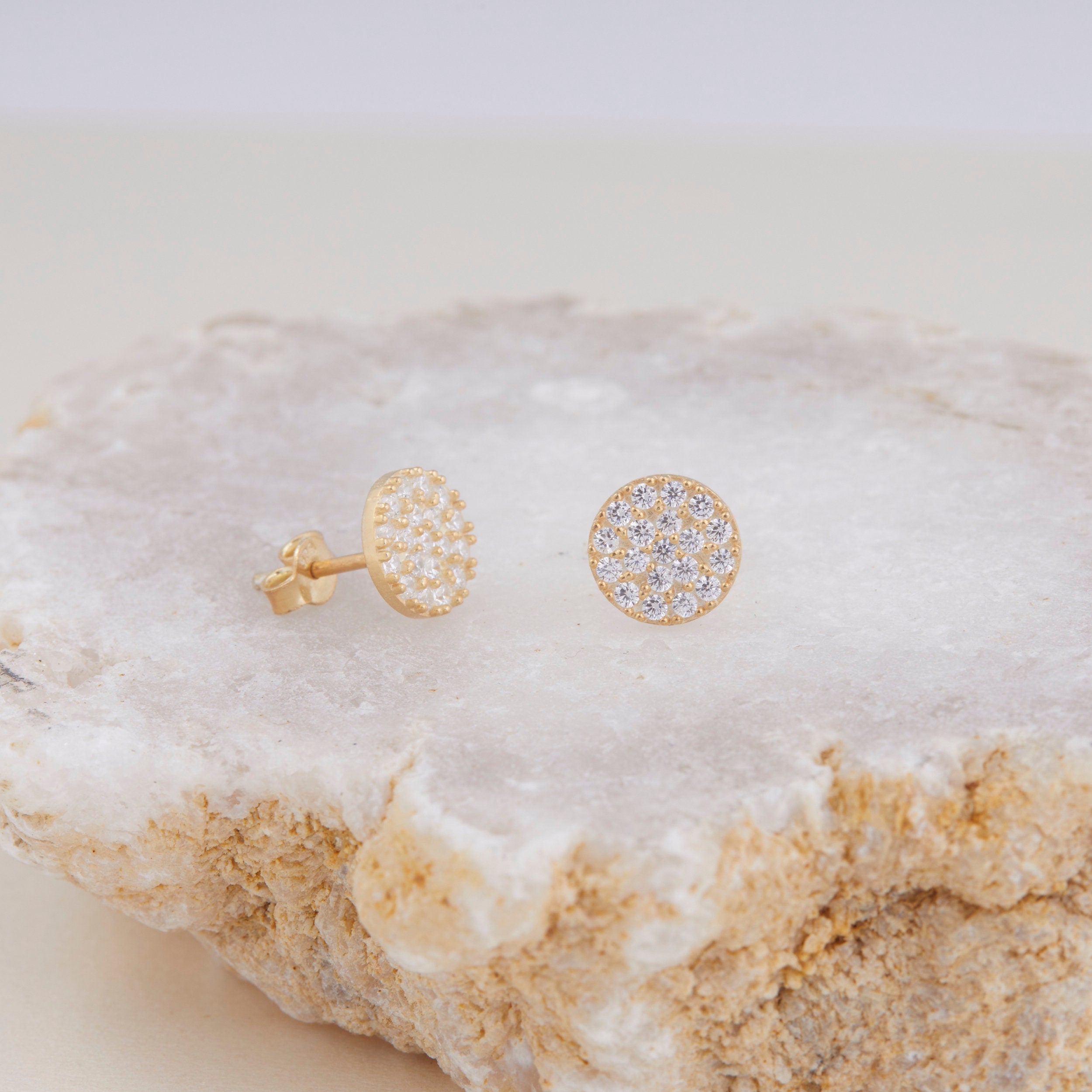 Circle Stud Earrings - Gold Earrings - 14K Earrings - Dainty Tiny Hypoallergenic Studs - Diamonds Earrings - Minimalist Jewelry For Women